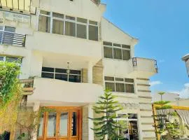 Social House