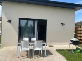 Ma casita à Villars Les Dombes，位于维拉尔雷东布的酒店
