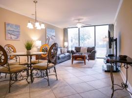 5mins To Coliseum-1st Fl Condo-pool-bbq-wd，位于比洛克西的酒店