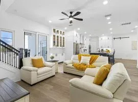 Stunning Apollo Beach Villa - Amazing Pool Escape