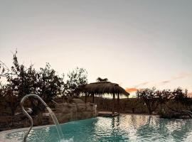Bali Andino, Lodge boutique en el corazón de ruta del vino, vilas privadas con vistas a la cordillera, piscina tipo playa，位于卢汉德库约的酒店