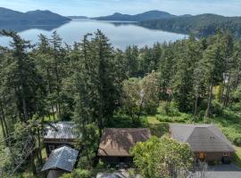 Beautiful Waterviews, Pet-friendly, Close To Town