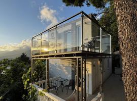 House in the pines，位于苏托莫雷的带热水浴缸的酒店