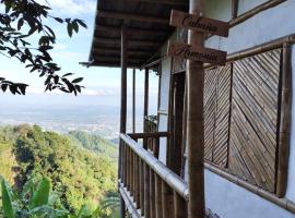 RIYA CABAÑAS tesoro de la montaña，位于伊瓦格的酒店