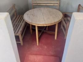 Riverside guests house & camping site likhubula，位于Mulanje的酒店