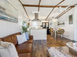 Cozy Bungalow 7min Walk to Beach with Outdoor Shower