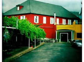 巴萨里派力斯酒店，位于卜舍里的酒店