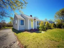 Harwich Coastal Cottage Cape Gem in Harwich Port