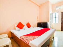 OYO 69689 Hotel Vansh Lodging And Boarding，位于Tākalghāt的酒店