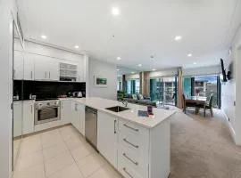 Luxurious & Spacious Living with Breathtaking Views