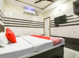 OYO 71693 Starlight Hotel，位于Gangānagar的酒店