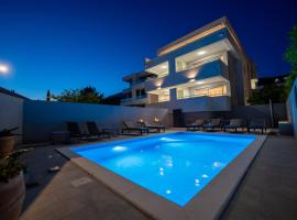 Pool and Breakfast Apartments Villa Maro，位于诺瓦利娅的自助式住宿