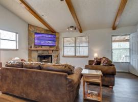 Secluded - Renovated Cabin - Enjoy Peace & Quiet，位于科斯比的酒店