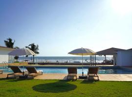 The Goa Beach Resort, Morjim，位于Pernem的酒店