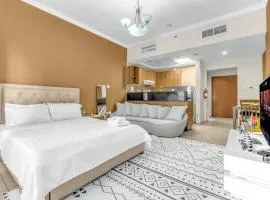 Burj Al Nujoom Luxurious Apartment Downtown Dubai Mall