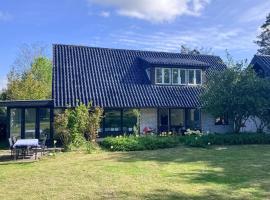 3 Bedroom Nice Home In Birkerød，位于比克勒的酒店