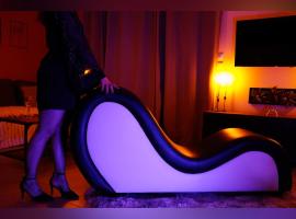 Eden House, Cocon sensuel et romantique avec jacuzzi，位于卡庞特拉的酒店