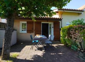 Maisonnette au pied de l'Océan avec terrasse，位于比斯卡罗斯的酒店