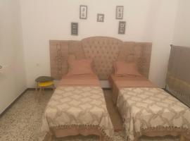 Studio CoCoti，位于泰塔温的带停车场的酒店