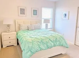 Spacious King, Queen Rooms in Luxury Villa-Pool-SPA-Disney-WiFi-Smart TV