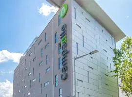 克莱蒙费朗市中心钟楼酒店