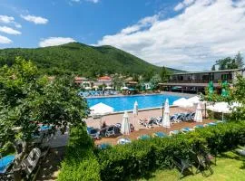 Комплекс Варвара - Хотел, Аквапарк и Минерлни басейни