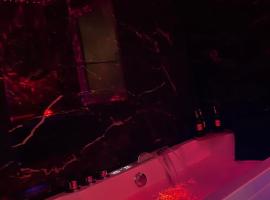 Evasion balneo Fréjus，位于弗雷瑞斯的酒店