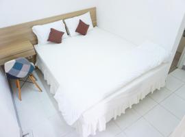 The Villa Tembalang，位于Srondolwetan的酒店