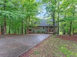 Mountain Getaway with Hot Tub & Game Room cabin