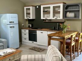 La Grange Charton Gite，位于Champagne-Mouton的酒店