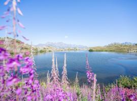Villages Clubs du Soleil - OZ EN OISANS，位于Oz的酒店