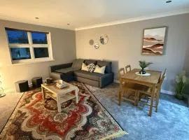 2 Bed - Sleeps 6 - Free Parking - Town Centre