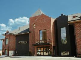 The Shoreline Hotel，位于Spring Park的酒店