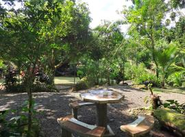 Cabaña nido de amor escondida en la naturaleza，位于San Francisco的酒店