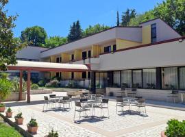 Hotel Pennile，位于阿斯科利皮切诺的酒店