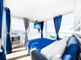 Alghero houseboat Blue Zone，位于阿尔盖罗的酒店