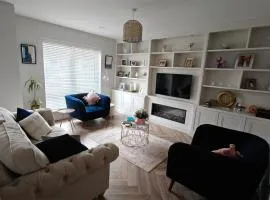 Entire 3BD Home 15 minutes from Dublin Airport