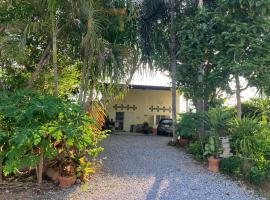 Rosemary Rayong，位于Ban Na的酒店