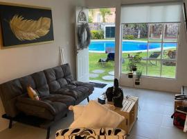 Casa con jard&iacute;n y piscina ideal para el fin de semana，位于Temimilcingo的宠物友好酒店