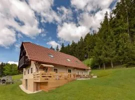 Sunflower House with Jacuzzy and Sauna