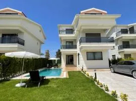 Serenity Garden Holiday 10