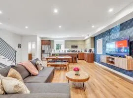 Luxurious Townhome W/3 Master Suites gated Parking
