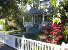 Second Street Cottages