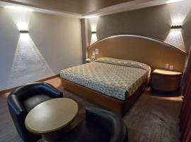 Hotel y Villas Gran Vía, Tultitlán，位于墨西哥城的酒店