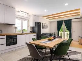 Divine Apartment Drnis - "Modern comfort at the gateway to Krka National Park"