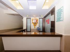 Hotel O Diplomat，位于Sopāra的酒店