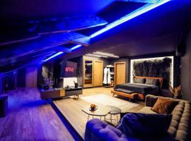 Unique Luxury Suite，位于斯库台的酒店
