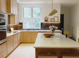 4 Million Dollar Manhattan Brownstone Brand New，位于纽约的酒店