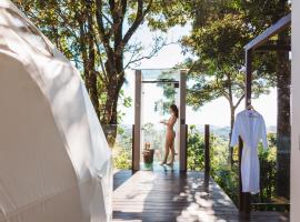 Chira Glamping Resort Monteverde，位于蒙泰韦尔德哥斯达黎加的酒店