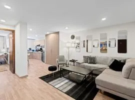 Two KING Size Beds in Historic Downtown DGO